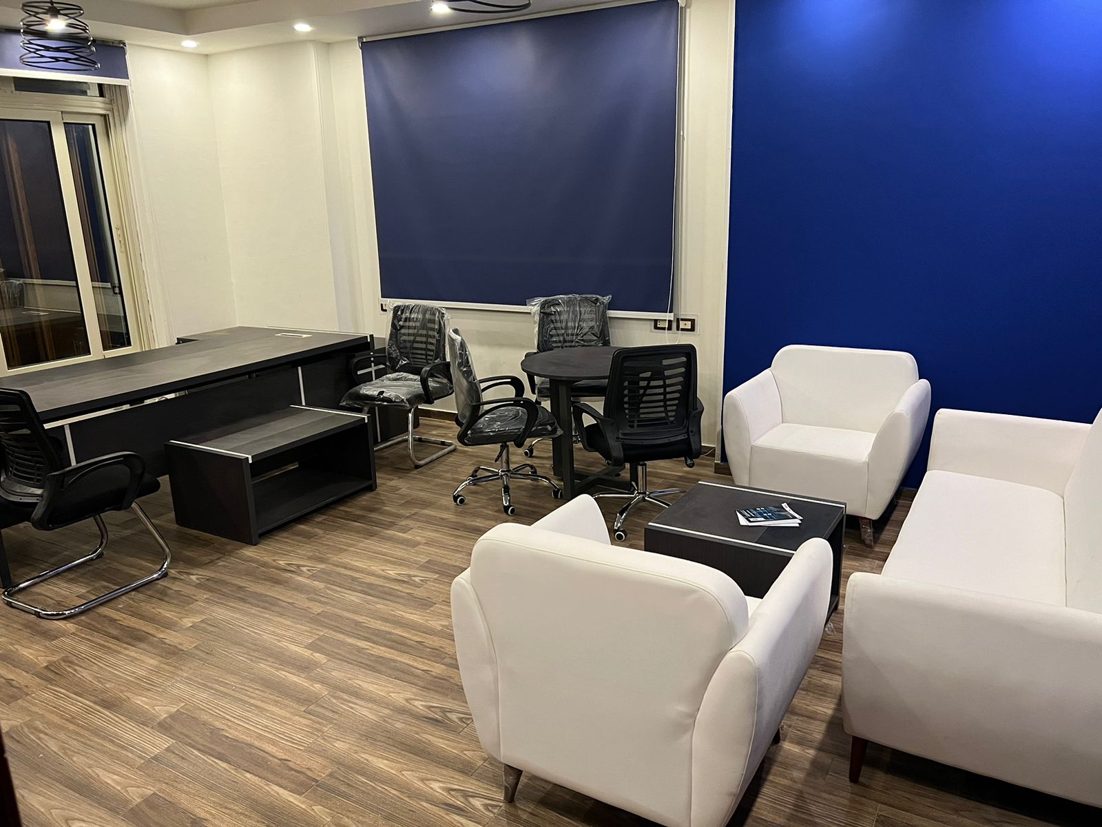 أثاث مكتبي 2025-01-21_10-00-51_946277.jpg