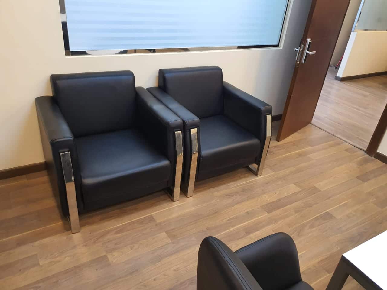 أثاث مكتبي 2025-01-21_10-01-56_242583.jpg