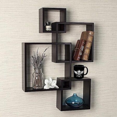 أرفف حائط ديكور خشبية بشكل هندسي – تصميم مودرن أنيق للحائط